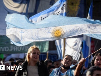 Cristina Fernández de Kirchner: Argentines rally after botched assassination attempt