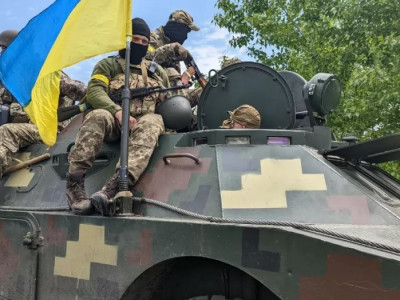The AFU removed the russian flag in Nova Husarivka, Kharkiv Oblast