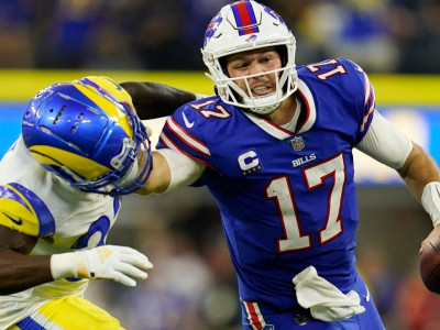 Allen throws 3 TDs, Bills dominant in win at Rams