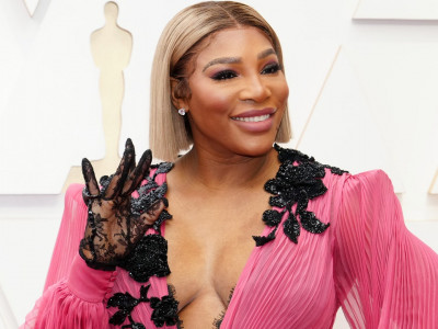 Serena Williams's Shin-Lenth Ponytail Wins New York Fashion Week, Period.