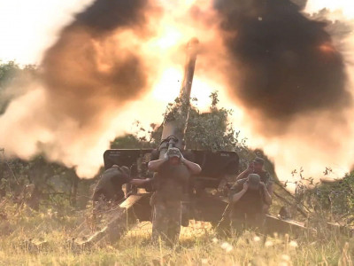 Ukrainian soldiers in a hangar near Kupiansk destroyed 16 units of enemy equipment. VIDEO