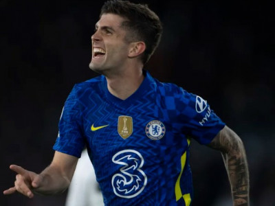 Why did Christian Pulisic stay at Chelsea?