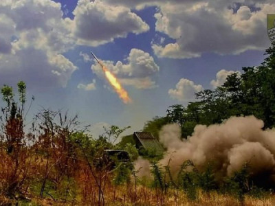UAF gradually take under fire control important for russians highway in Luhansk Region