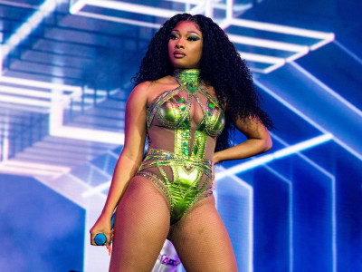 I Swear There's Actual Water Inside Megan Thee Stallion's Deep-Sea Manicure