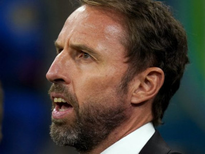 Gareth Southgate: Experience can help turn things around | Raheem Sterling: It is not time