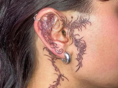 31 Cute Tiny Ear Tattoos That Are Perfect for Minimalists