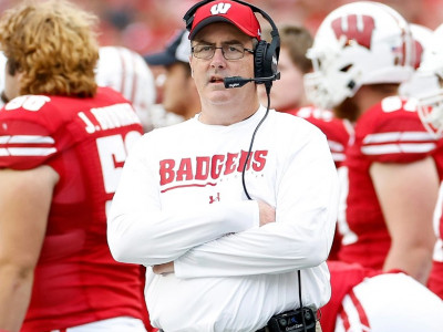 Wisconsin fires Chryst, names Leonhard interim