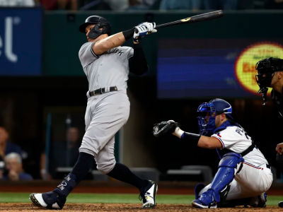Aaron Judge hits his 62nd home run, setting a new American League record