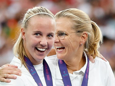 Mead named England Women's Player of the Year