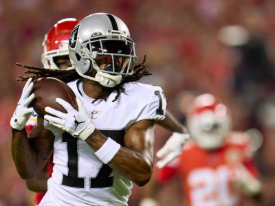 WR Adams pushes person postgame, apologizes