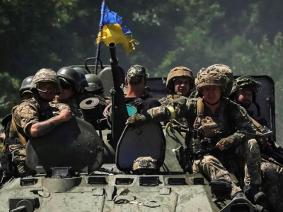 Ukrainian Army Pushing Russian Army To Kherson From Two Directions