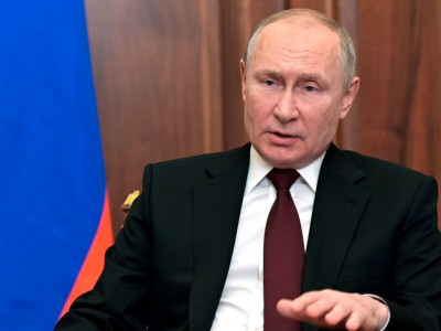 Russian Woman in Germany Urged Putin to Bomb te City (Video)