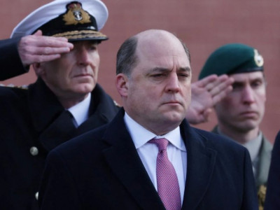 UK's defense secretary slams Macron for his no nuke response statement