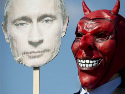 What's purpose of Russia's nuclear blackmail of Ukraine and world?