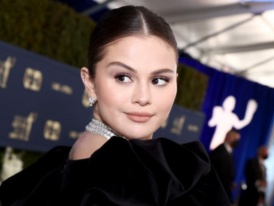 Selena Gomez Found the Perfect Your-Nails-But-Better Nail Polish
