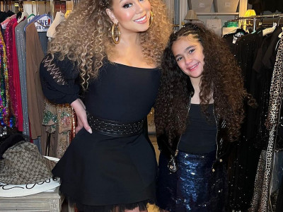 Mariah Carey and Her Daughter Look Like Twins in Their Massive Matching Curls