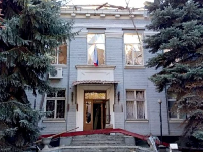 Video shows destroyed occupation administration in Hola Prystan in southern Ukraine