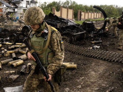 Enemy goes on offensive in three directions, Ukrainian troops repel eight attacks