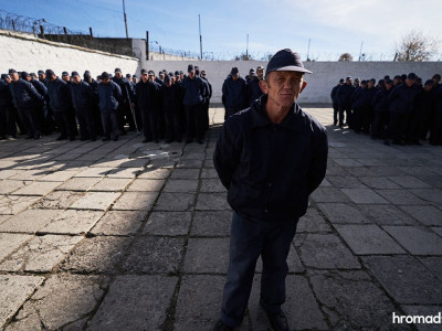 Left behind like meat: how occupiers live in Ukrainian captivity and what they say