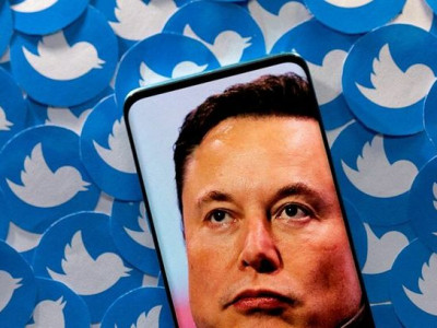 Musk warns of Twitter bankruptcy as executives quit