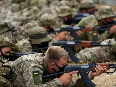 New Zealand is sending 66 servicemen to Britain to train the infantry of the Armed
