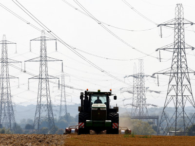 Duration of Rolling Power Outages in Ukraine May Increase to 8 Hours, Expert Warns
