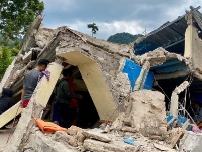 Indonesia earthquake: Many schoolchildren killed in building collapses