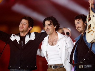 Cowboys-Giants viewers react to the Jonas Brothers' Thanksgiving halftime performance