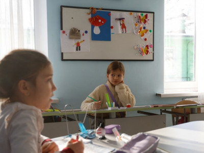Kyiv Schools Adapt to Survive Under Russian Bombardment