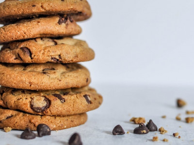 Gingerbread cookies with chocolate: a recipe for festive cookies