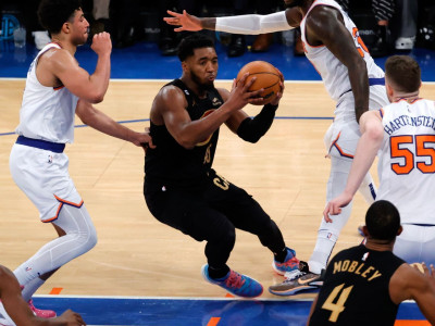 Mitchell pained by groin, own play in loss at MSG