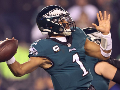 Betting notes: Hurts remarkable at home