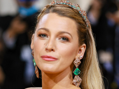 Blonde Blake Lively Has Left the Building