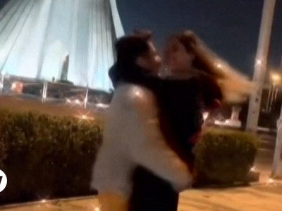 Iran court jails dancing pair for 10 years
