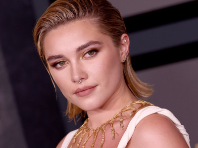 Florence Pugh's Swoopy Retro Barbie Bangs Defy Gravity