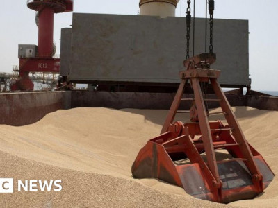 Russia and Ukraine extend grain deal despite disagreement