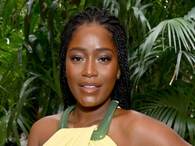 Keke Palmer Has That New Mom Glow With a Massive Helping of Natural Curls