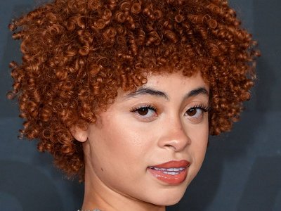 Ice Spice's Matching Curls and Eye Shadow Proves She Invented the Color Orange