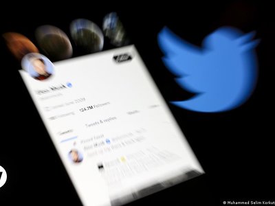 Twitter reveals code showing why tweets pop-up