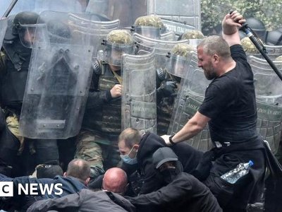 Kosovo-Serbia row leaves Nato peacekeepers under attack