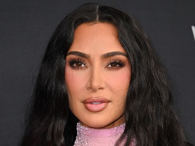 Kim Kardashian Returned to Extra Long Nails