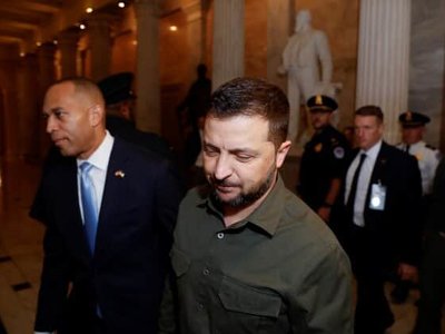 Zelenskyy arrives at US Congress
