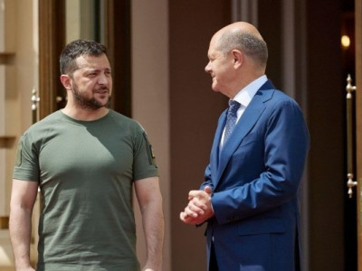 Zelensky spoke with Scholz: he pointed out the importance of unity in approving negotiations on joining 50 billion euros of aid