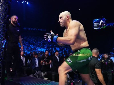 UFC 298 predictions