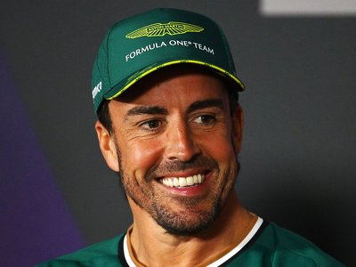 Fernando Alonso: Aston Martin driver signs contract extension to remain with team until 2026