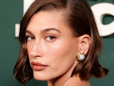 Hailey Bieber's Alien-Green Coachella Nails Came Straight From Outer Space