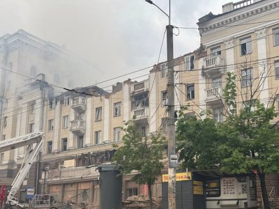 Russia launched missiles at Dnipro, hitting a five-story building, there may be people under the rubble