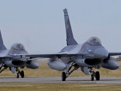 Ukrainian pilots in France start preparations for F-16 fighter jet training 
