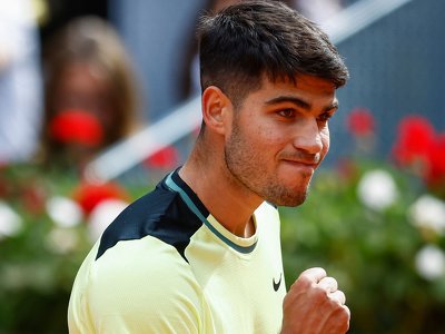 Madrid Open: Carlos Alcaraz into fourth round with straight-sets victory over Thiago Seyboth Wild