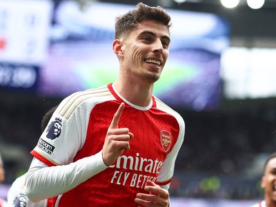 Gary Neville: Arsenal are a far better side than last year and will win their remaining games, including trip to Man Utd